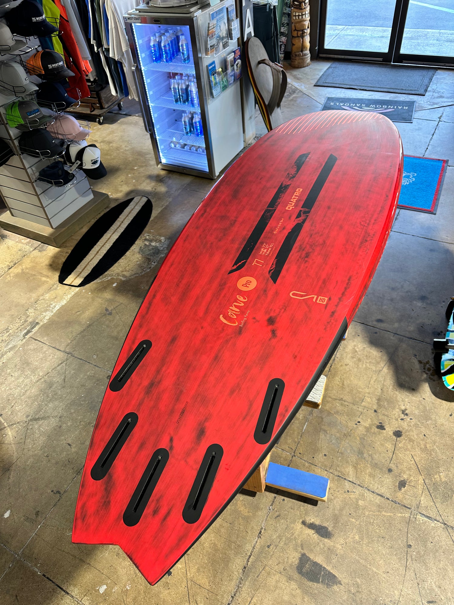 USED - QUATRO CARVE PRO 7'7" X 27" 93L