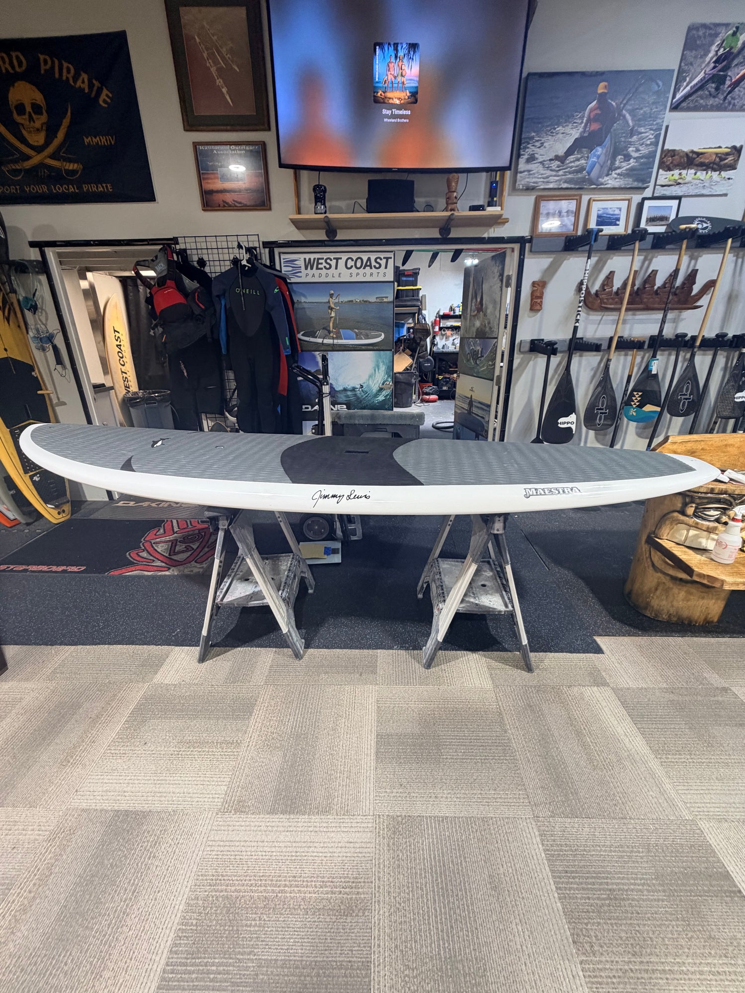Used - Jimmy Lewis Maestro 9’9″x33″x4.4″ 180L – 20.5 lbs